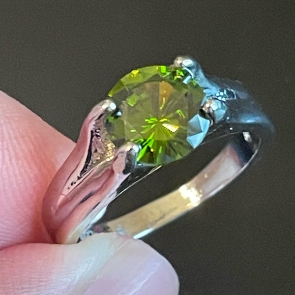Oliver green cubic zirconia S925 silver ring size 7 - Picture 5 of 8